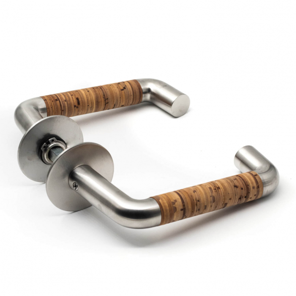 RANDI door handle - Brushed stainless steel and birch bark - NORDIC - Design Lars Vejen - cc 38 mm