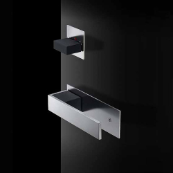 Randi Trgriffe SQUARE - links - Edelstahl und schwarzer Verbund - Friis og Moltke Design