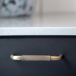 M�belhandtag - Beslag Design - Antik brons - Model Helix Stripe