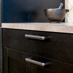 M�belhandtag - Beslag Design - Mat borstad antracit - Model Lines