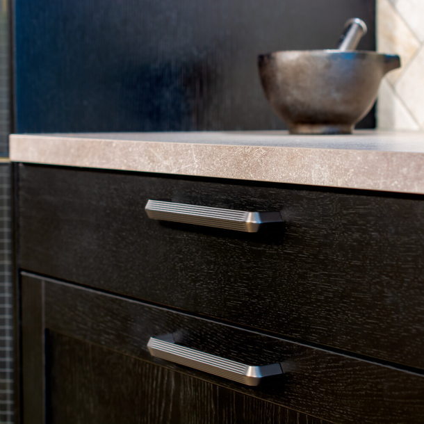 M�belhandtag - Beslag Design - Mat borstad antracit - Model Lines