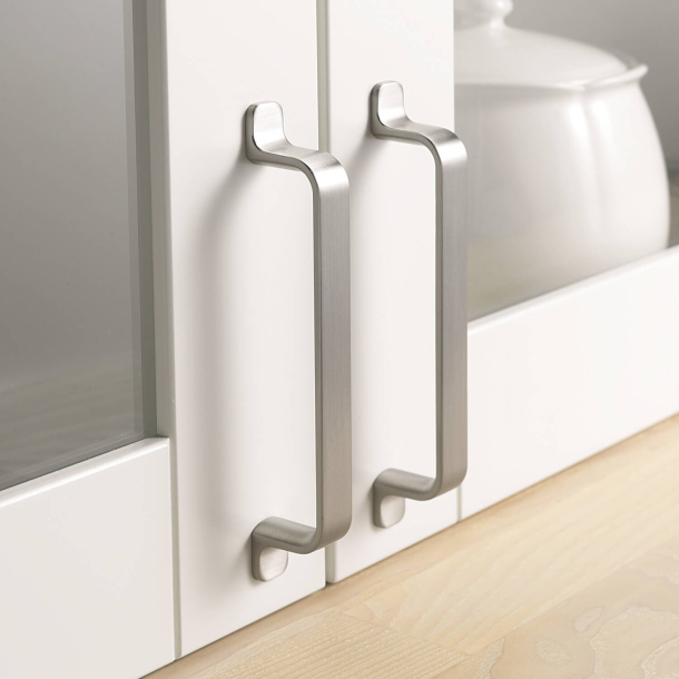 M�belhandtag - Furnipart - Borstat st�l - Modell Rio128 mm 