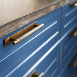 Furnipart M�belgreb - Antik Messing - Model MANOR / Bagplade - cc128 mm