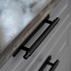 Furnipart Uchwyt do mebli  - Matowa czerń - Model MANOR / Płyta tylna - cc192 mm