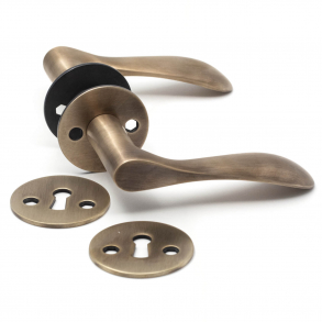 BELLEVUE - Drhndtag - Indendrs - Antik messing