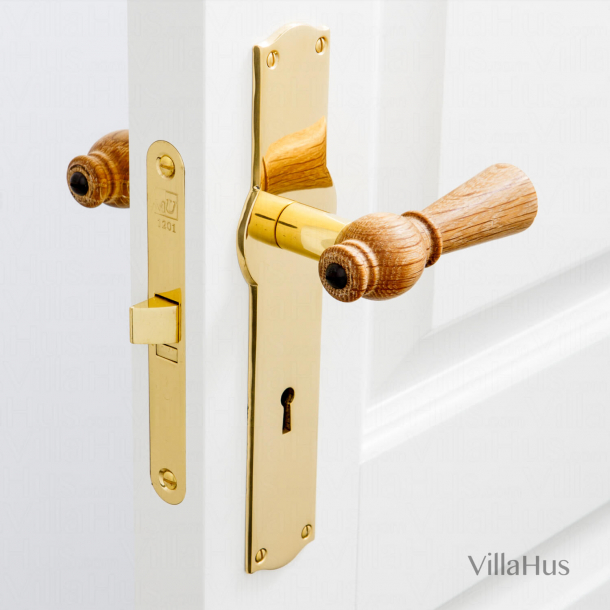 Oak wood door handle - Brass back plate with keyhole
