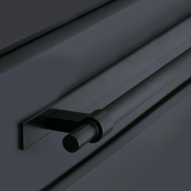 Uchwyt meblowy z szyldem - Czarny mat - Model PITCH - CC 192 mm