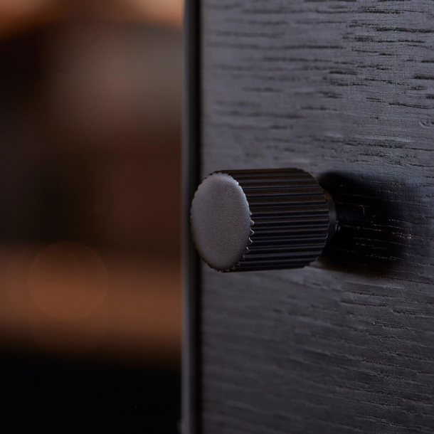 Beslag Design Cabinet knob - Black - Model Helix Stripe