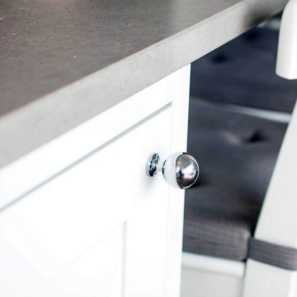 Beslag Design Cabinet knob - Chrome - Model Lily