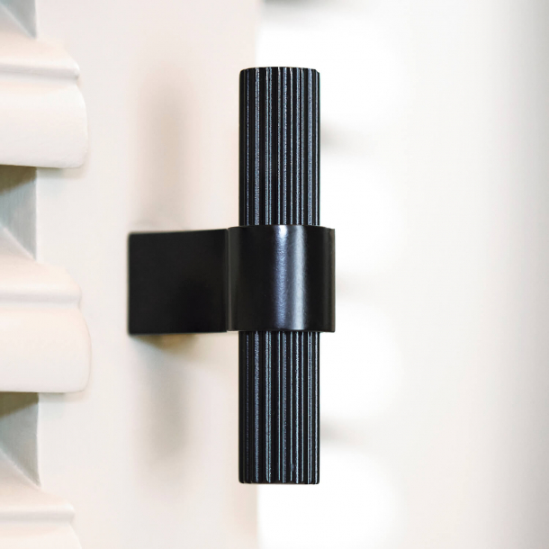 Beslag Design T-bar Cabinet handle - Stainless steel - Model Helix Stripe