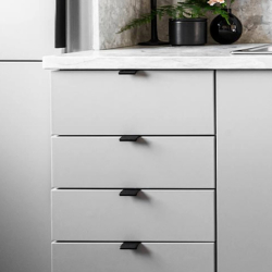 Mbelgriff - Gebrstetes schwarz - EDGE STRAIGHT - 40 mm