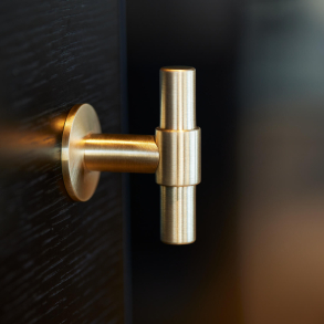 Beslag Design Uchwyt meblowy T-Bar - Mosiądz szczotkowany - Model Uniform