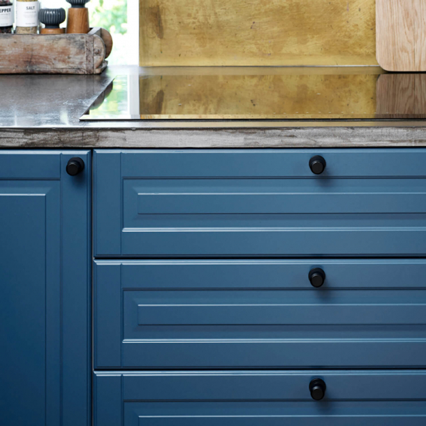 Furnipart Skpknopp - Matt svart - Model MANOR - 30 x 35 mm