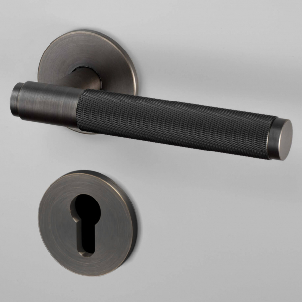 Klamka do drzwi z rozeta pod zamek PZ- Buster+Punch - W&#281;dzony br&#261;z - cc38mm