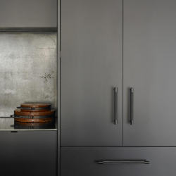 Buster+Punch Pull bar - Industrial design - Smoked bronze - 160 / 260 / 360 mm