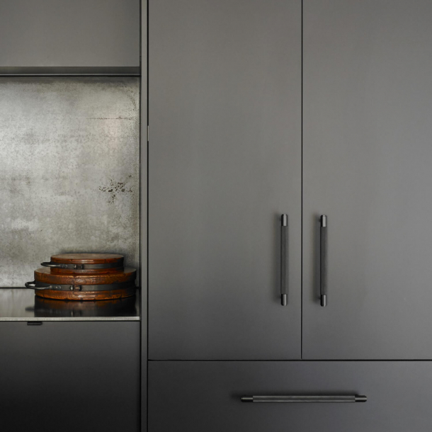 Buster+Punch Pull bar - Industrial design - Smoked bronze - 160 / 260 / 360 mm