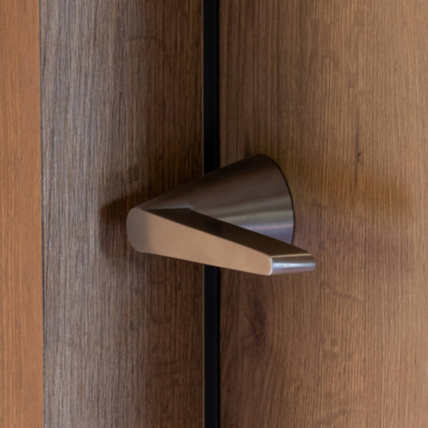 Drgreb - FORMANI - Brstet stl - Model OH100-G - Design by Osiris Hertman