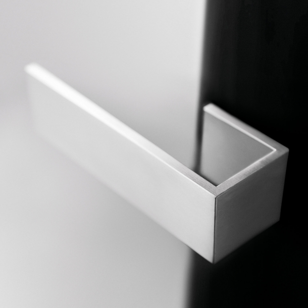 Drgreb - FORMANI - Mat sort - Model BM100 - RIBBON by Bob Manders