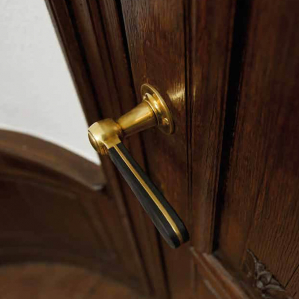 Drgreb LZ100 - Poleret messing / Mat sort tr - Model BOSCO - Design by Lzaro Rosa-Violn