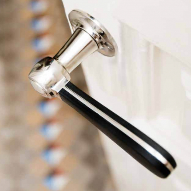 Drgreb LZ100 - Poleret stl / Mat sort tr - Model BOSCO - Design by Lzaro Rosa-Violn