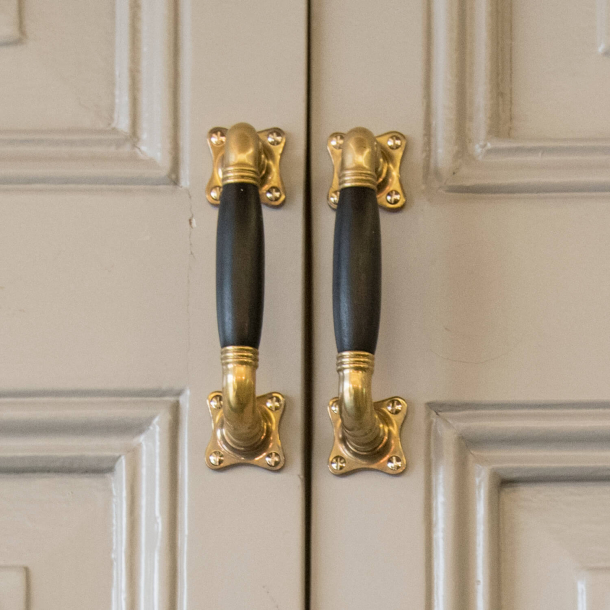 Pullhandle - FORMANI - Messing uden lak og Sort Ibenholt tr - TIMELESS Model MG1934C
