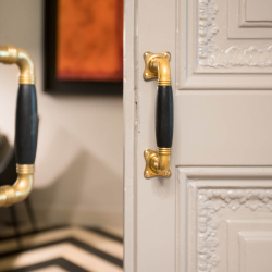 Pullhandle - FORMANI - Messing uden lak og Sort Ibenholt tr - TIMELESS Model MG1934C