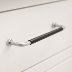 Cabinet Handle - Black leather / Brushed steel - Model LOUNGE LEATHER - cc160 mm