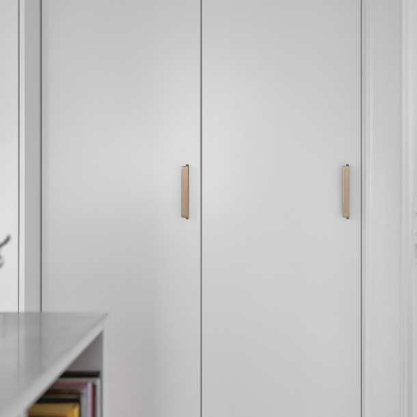 Furnipart Uchwyty meblowe - Mosi&#261;dz szczotkowany - Model Envelope - 200 mm