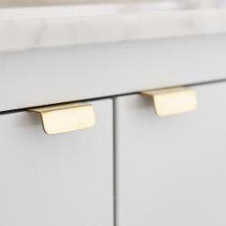 M&ouml;belhandtag - Furnipart - Obehandlad polerad m&auml;ssing - Modell Patina 45 mm