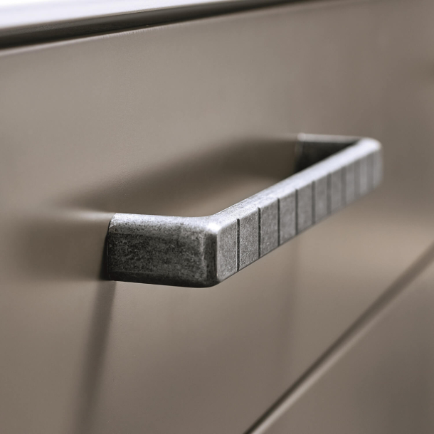 Furnipart cabinet handle - Antique gray - Model Sidewalk