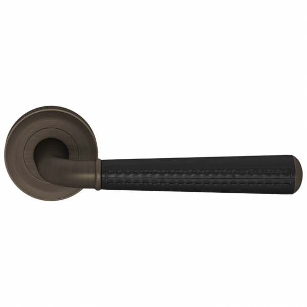 Klamka do drzwi - Turnstyle Design - Czarna skóra / Patyna - Model CF2992