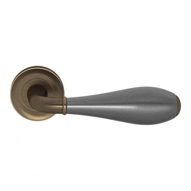 Turnstyle Design Door handle - Amalfine - Alupewt / Antique brass - Model DF3025