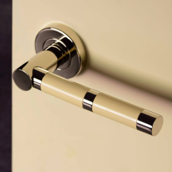 Drgreb - Turnstyle Designs - Sort bronze / Poleret messing - Model P1333