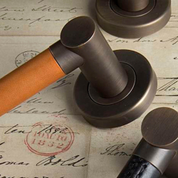 Drgreb - Turnstyle Designs - Sort Lder / Poleret krom - Syninger indad - Model R1018