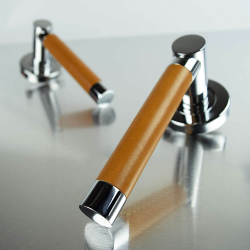 Drgreb - Turnstyle Designs - Sort Lder / Poleret krom - Syninger indad - Model R1018