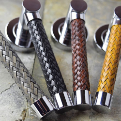   Drgreb  Turnstyle Designs  Vvet tobaksfarvet Lder / Poleret messing  Model R2076