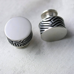 Mbelknop - Turnstyle Designs - Sort bronze Amalfine / Blank krom - Model B9322