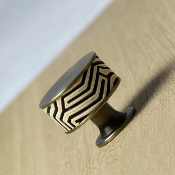 Mbelknop - Turnstyle Designs - Sort bronze Amalfine / Blank krom - Model B9322