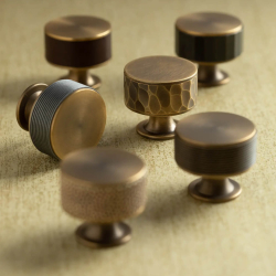 Mbelknop  Turnstyle Designs  Mrk poleret messing  Model HS2090