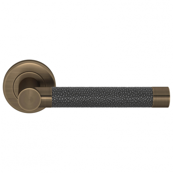 Turnstyle Design Door handle - Alupewt / Fine antique brass - Model P1019