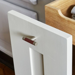 T-bar - Turnstyle Designs - Chokoladefarvet Lder / Antik messing - Model R1198