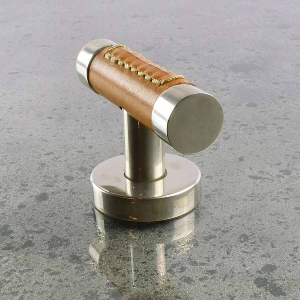 T-bar Mbelgreb - Turnstyle Designs - Sort Lder / Blank krom - Model R1026